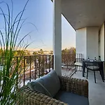 Golden Hour Apartments- Loft H 406 Apartment
