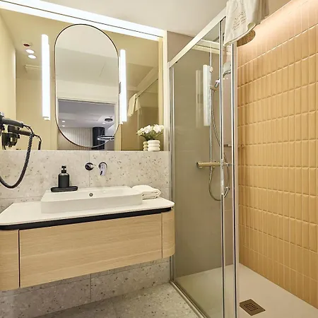 Golden Hour Apartments- Loft H 406 アパート シフィノウイシチェ