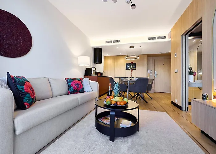 Golden Hour Apartments- Loft H 406 Apartment